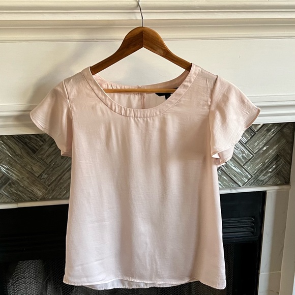 Banana Republic Tops - Petal Pink BANANA REPUBLIC Butterfly Cap Sleeve SILKY Short Sleeve BLOUSE Top XS
